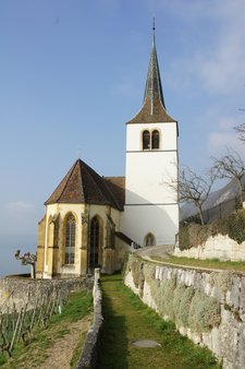 Die Kirche vom Pilgerweg her gesehen